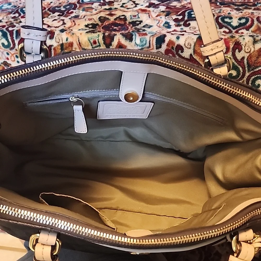 New Authentic Coach Signature Peyton Shoulder Bag - Purse Tan Brown. - Picture 7 of 9